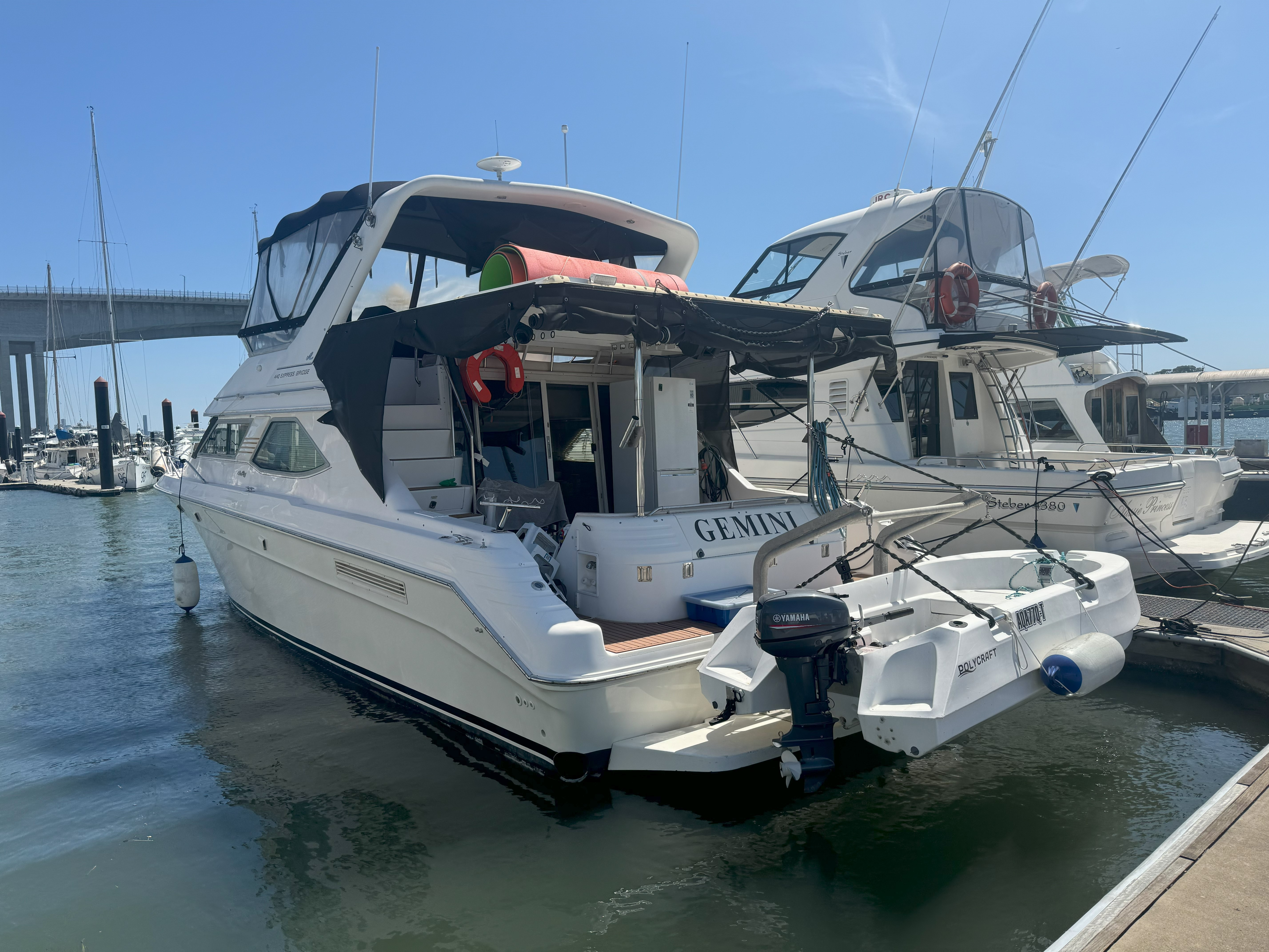 1995 Sea Ray 440 Express Bridge